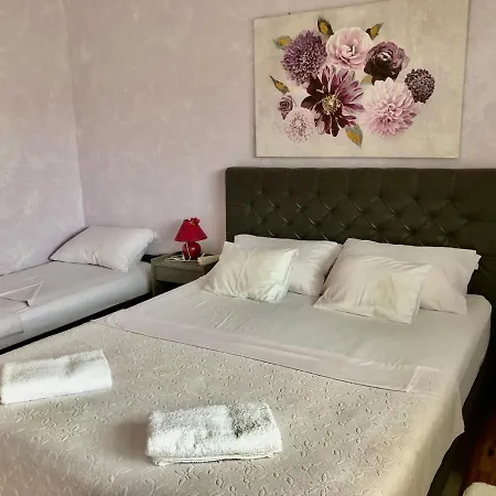 Apartman Pine & Oak With Shared Seasonal Hot Tub *