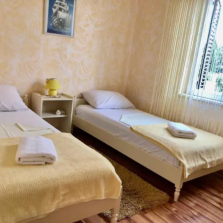 Apartment Pine & Oak With Shared Seasonal Hot Tub Privlaka (Zadar)