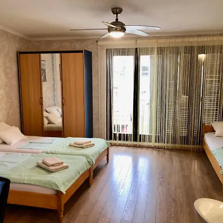 Pine & Oak With Shared Seasonal Hot Tub Apartman *