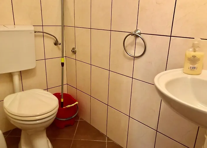 Pine & Oak With Shared Seasonal Hot Tub Privlaka (Zadar)